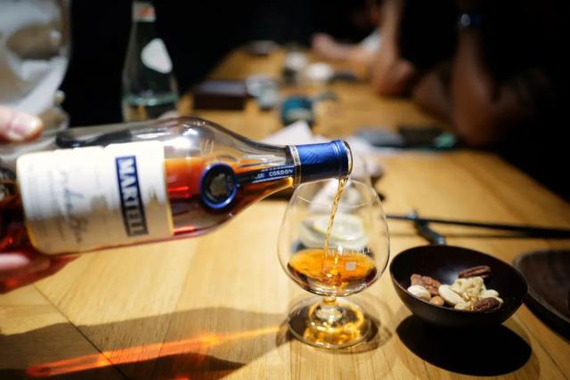 属羊人2022年的贵人（属羊2022年财运方位）