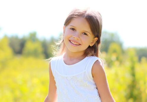 何姓女宝宝属蛇寓意美好的名字大全免费