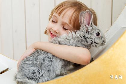 022年10月12日出生的女宝宝缺火取属火字的名字"