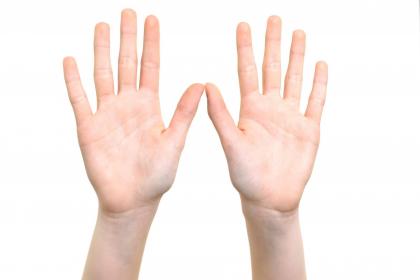 022年1月12日出生的女孩缺水缺火取什么名字好？"