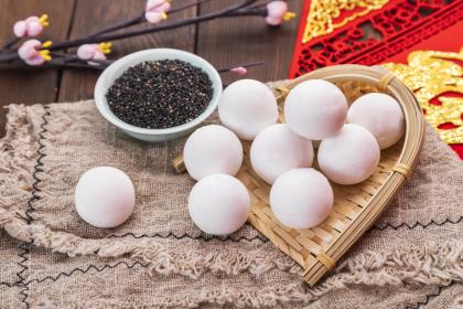 022年农历正月十五日元宵节出生男孩好名字"