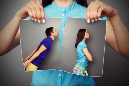 019年8月24丑时出生的女孩如何起名字，五行属什么"