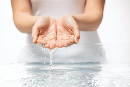 019年3月6号出生的双胞胎女孩如何起名，五行属什么"