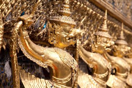 019猪年处暑生的女孩五行缺土要怎么起名字"