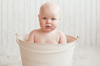 019屈姓女宝宝起名网站，女孩姓屈如何起名字？"