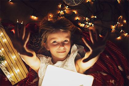 019年七月二十出生的双胞胎女孩起名推荐，五行属什么"