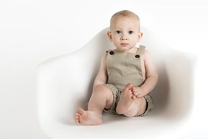 属鸡未时出生的男孩如何起名，宜用什么字